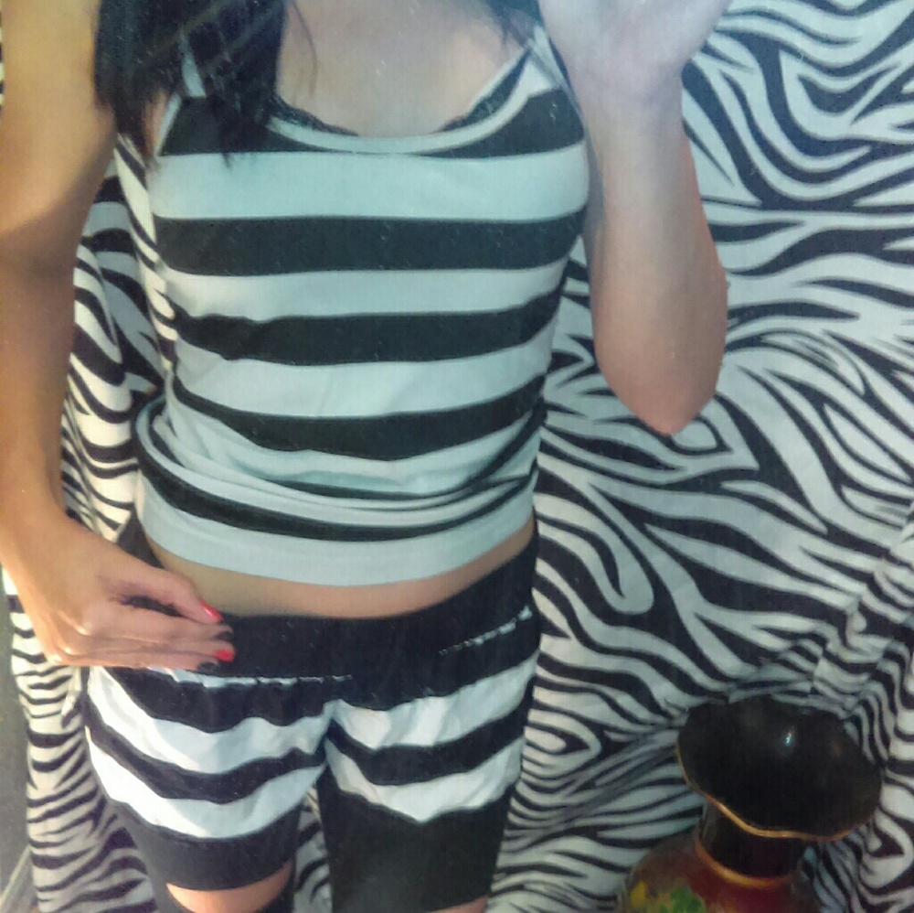 Striped black an white alfit
